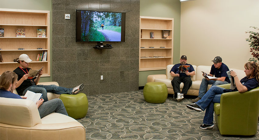 Deadhorse Aviation Center customer lounge