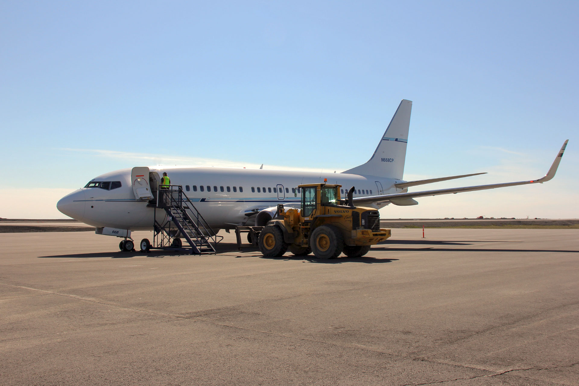 plane at Deadhorse Aviation Center